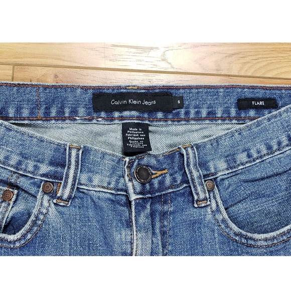 Vintage Denim Calvin Klein size 6 Cut Off Shorts - Picture 2 of 6